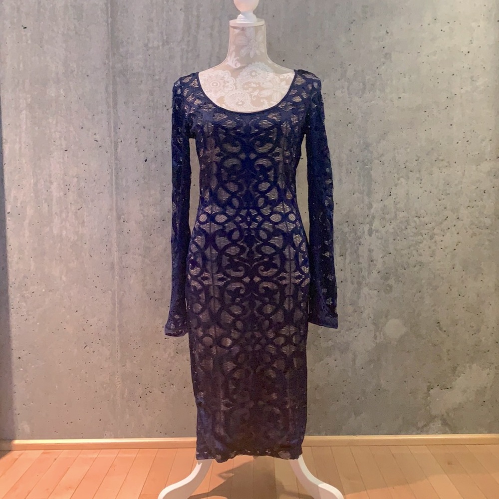 BCBG MAX AZRIA Tanya Long Sleeve Lace Dress in Orient Blue
